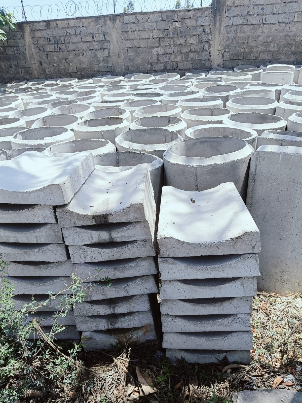 Drainage pipes and curved segments